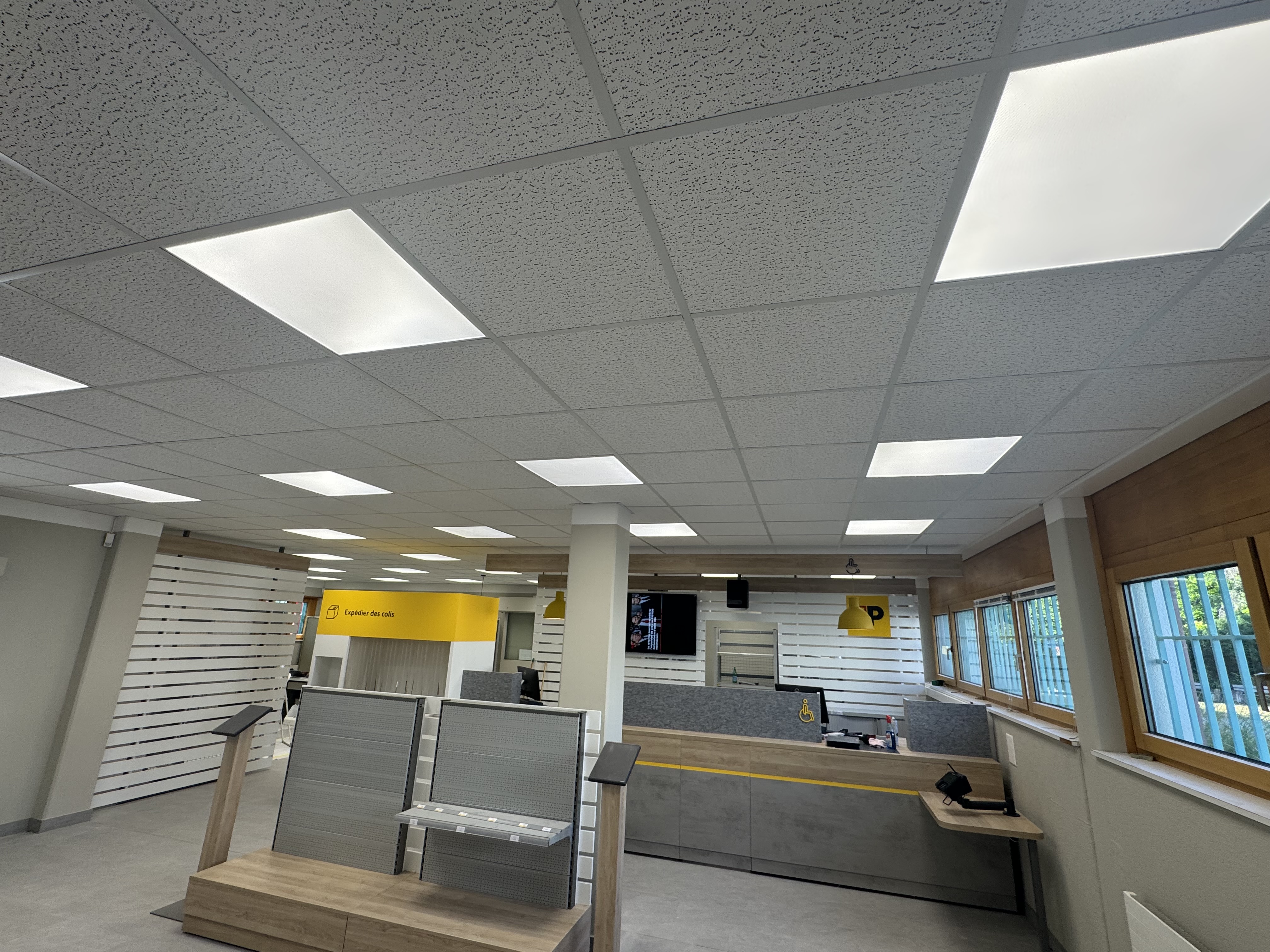 Acoustique décorative 62,5 × 62,5 cm pour faux plafond